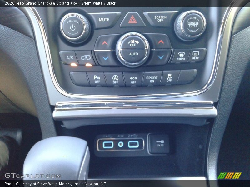 Bright White / Black 2020 Jeep Grand Cherokee Upland 4x4