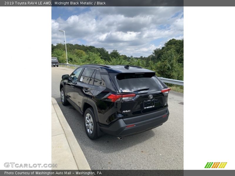 Midnight Black Metallic / Black 2019 Toyota RAV4 LE AWD