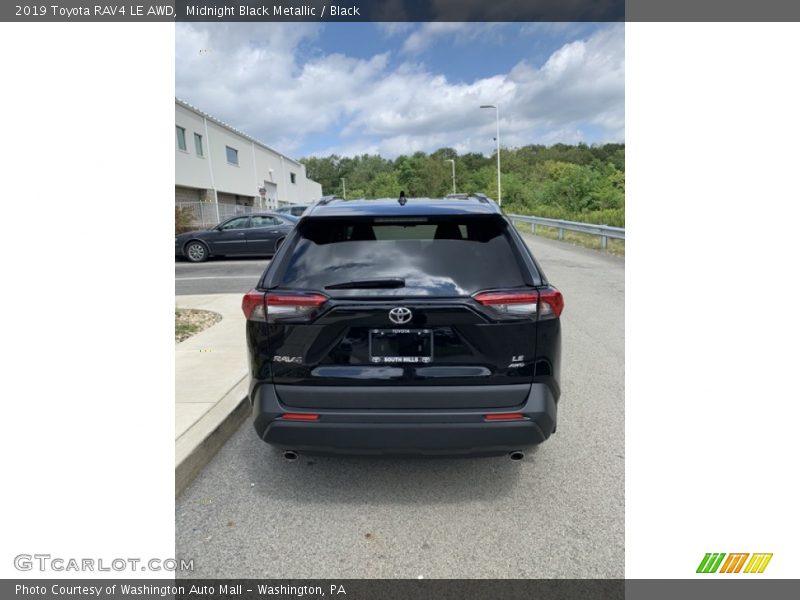 Midnight Black Metallic / Black 2019 Toyota RAV4 LE AWD