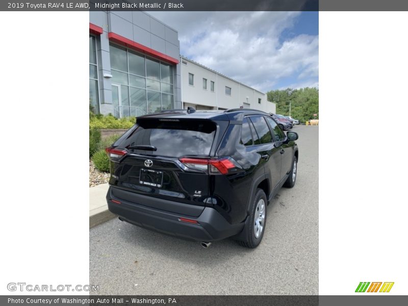 Midnight Black Metallic / Black 2019 Toyota RAV4 LE AWD