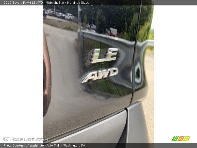 Midnight Black Metallic / Black 2019 Toyota RAV4 LE AWD