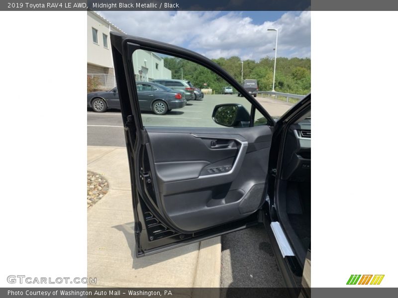 Midnight Black Metallic / Black 2019 Toyota RAV4 LE AWD