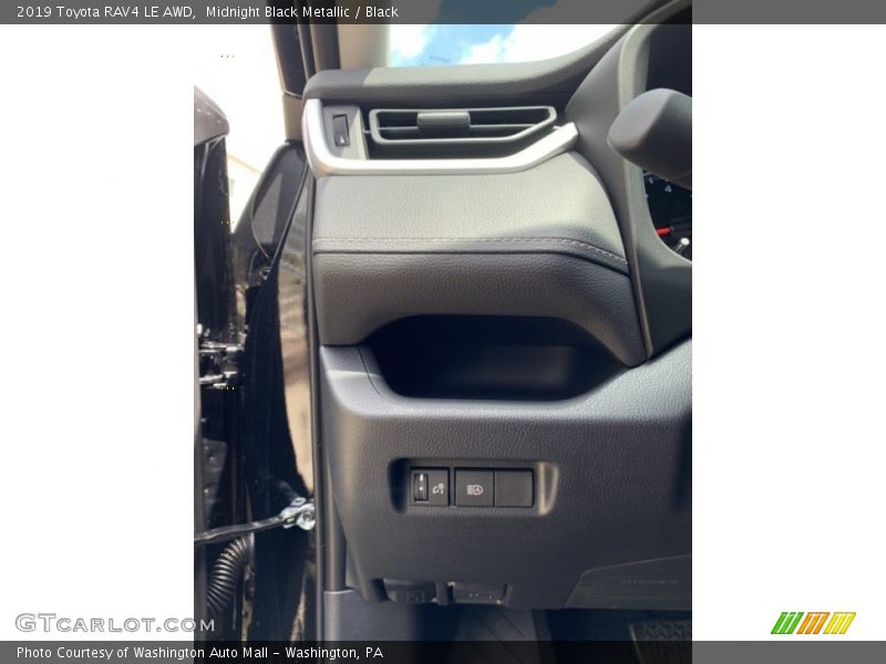 Midnight Black Metallic / Black 2019 Toyota RAV4 LE AWD