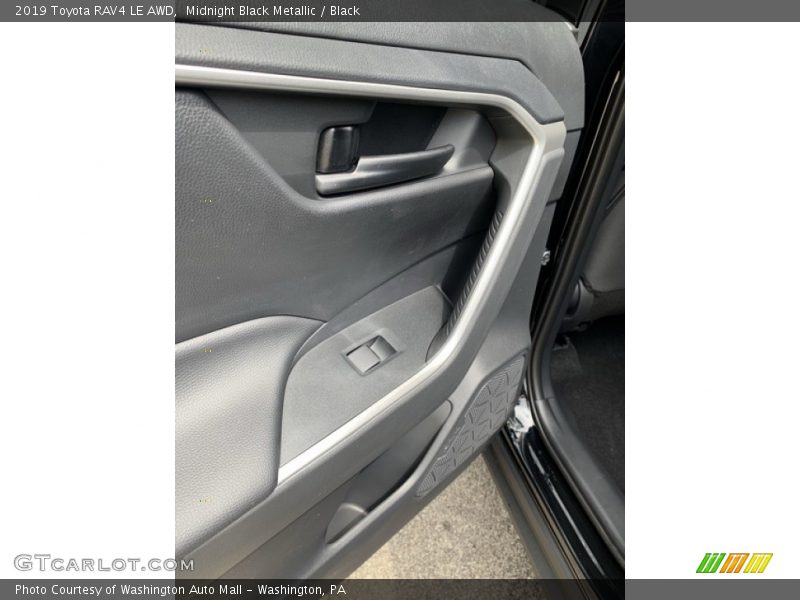 Midnight Black Metallic / Black 2019 Toyota RAV4 LE AWD