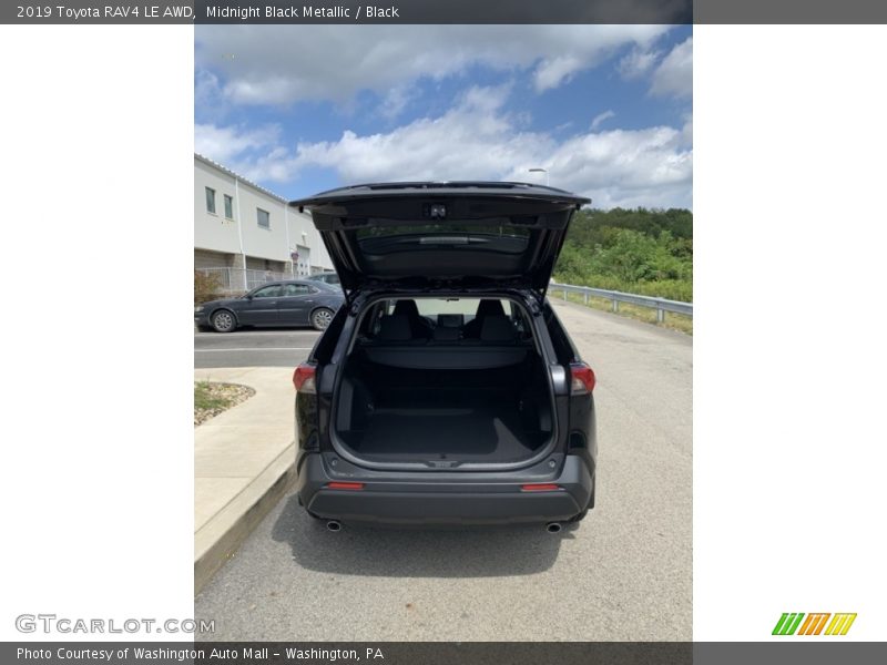 Midnight Black Metallic / Black 2019 Toyota RAV4 LE AWD