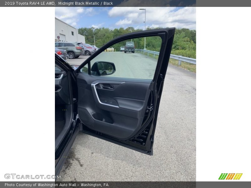 Midnight Black Metallic / Black 2019 Toyota RAV4 LE AWD