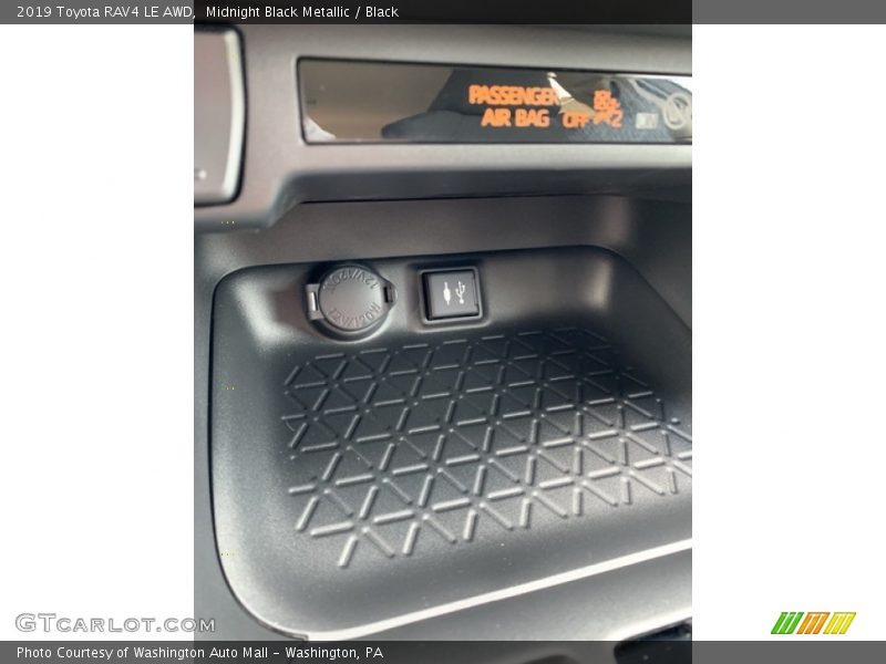 Midnight Black Metallic / Black 2019 Toyota RAV4 LE AWD