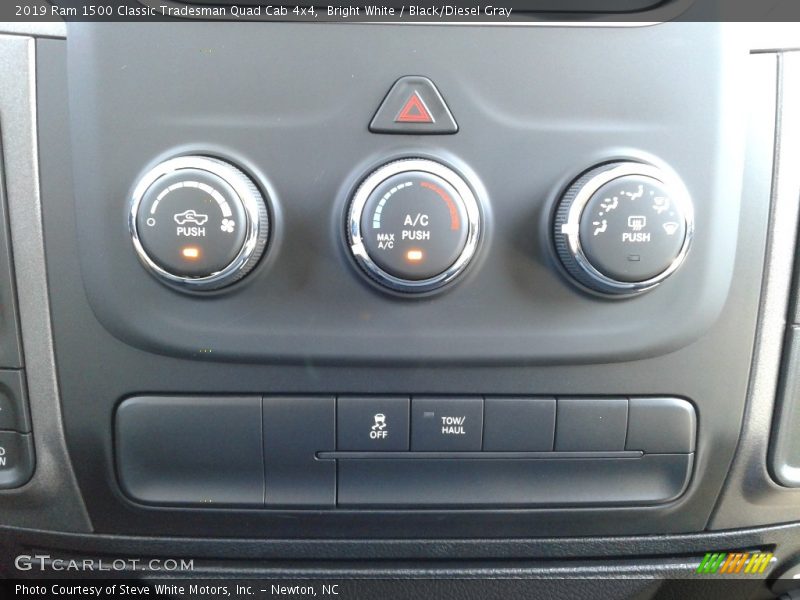 Bright White / Black/Diesel Gray 2019 Ram 1500 Classic Tradesman Quad Cab 4x4