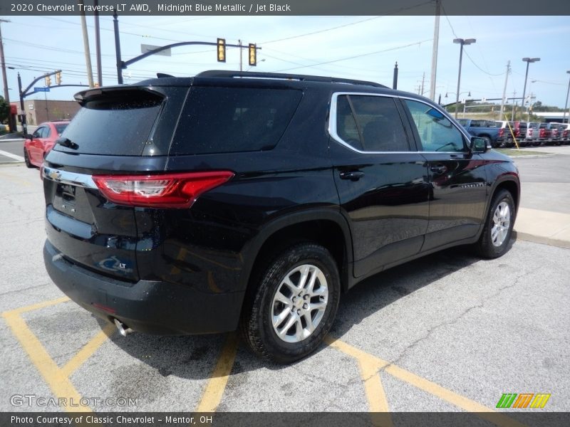 Midnight Blue Metallic / Jet Black 2020 Chevrolet Traverse LT AWD