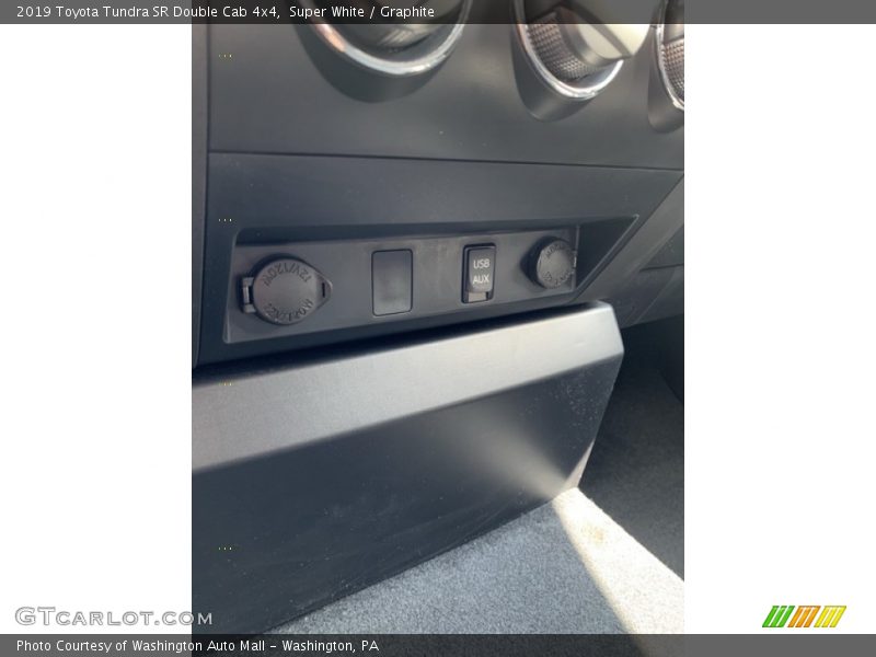 Super White / Graphite 2019 Toyota Tundra SR Double Cab 4x4