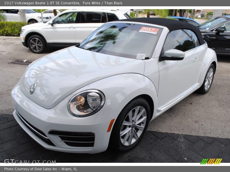 Pure White / Titan Black 2017 Volkswagen Beetle 1.8T SE Convertible