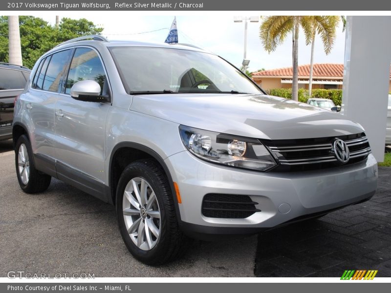 Reflex Silver Metallic / Charcoal 2017 Volkswagen Tiguan Wolfsburg
