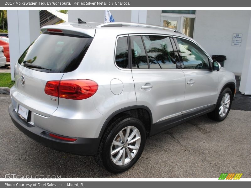 Reflex Silver Metallic / Charcoal 2017 Volkswagen Tiguan Wolfsburg