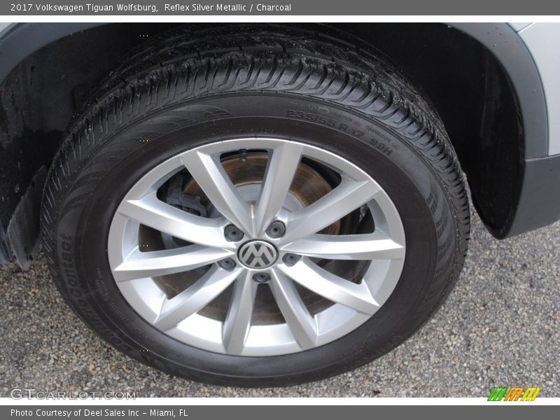 Reflex Silver Metallic / Charcoal 2017 Volkswagen Tiguan Wolfsburg