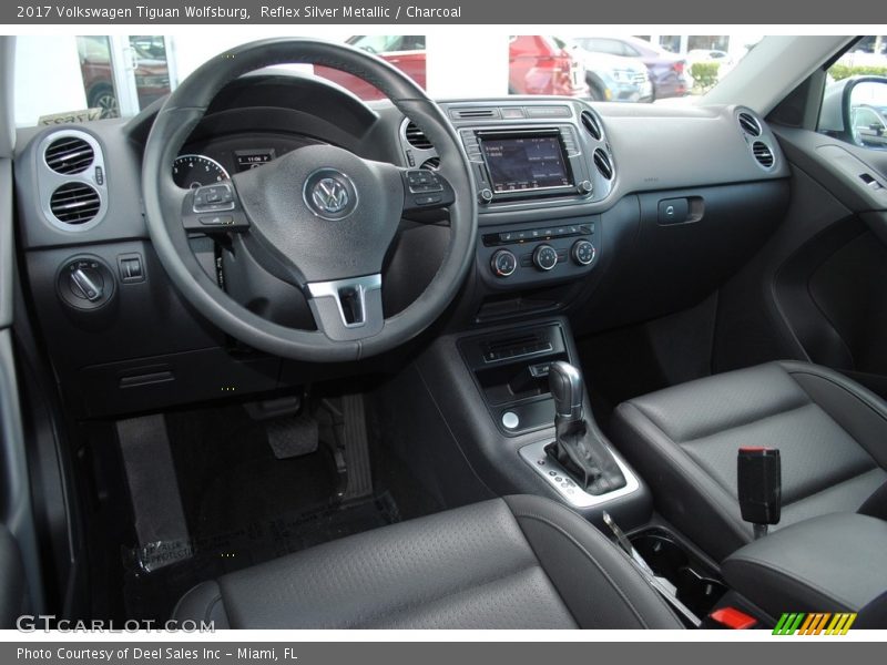 Reflex Silver Metallic / Charcoal 2017 Volkswagen Tiguan Wolfsburg