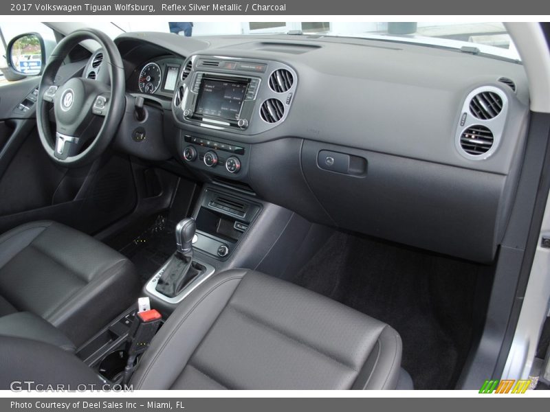 Reflex Silver Metallic / Charcoal 2017 Volkswagen Tiguan Wolfsburg