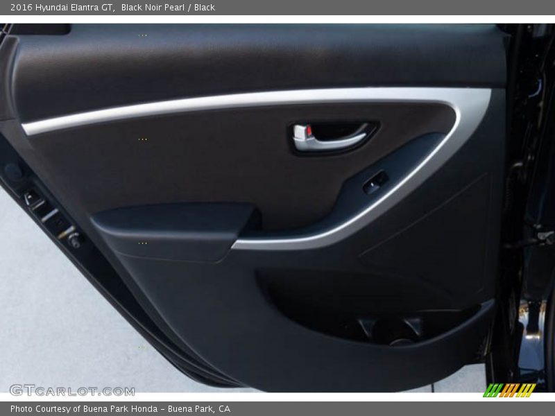 Black Noir Pearl / Black 2016 Hyundai Elantra GT
