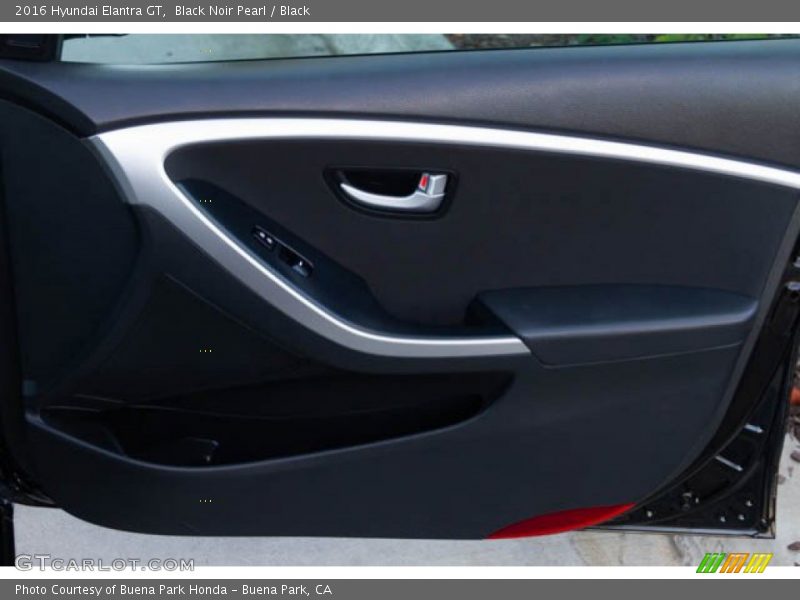 Black Noir Pearl / Black 2016 Hyundai Elantra GT