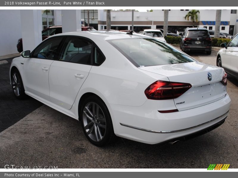 Pure White / Titan Black 2018 Volkswagen Passat R-Line