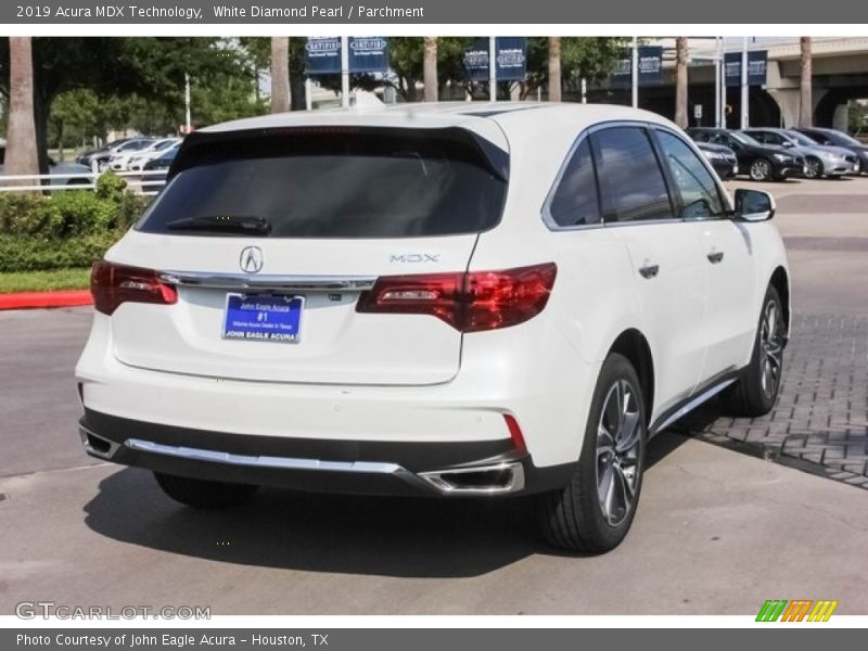 White Diamond Pearl / Parchment 2019 Acura MDX Technology