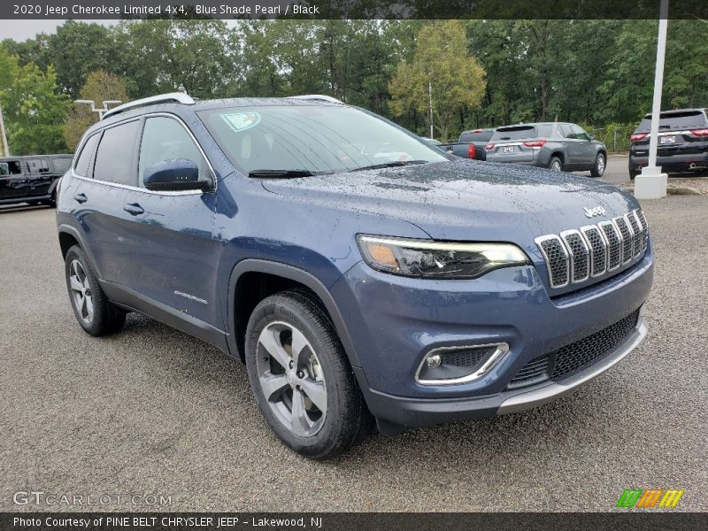 Front 3/4 View of 2020 Cherokee Limited 4x4