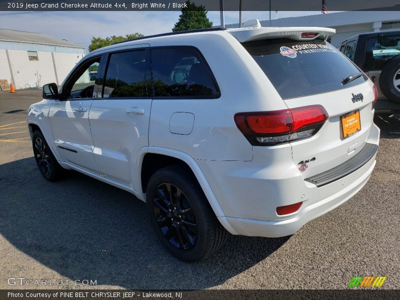 Bright White / Black 2019 Jeep Grand Cherokee Altitude 4x4