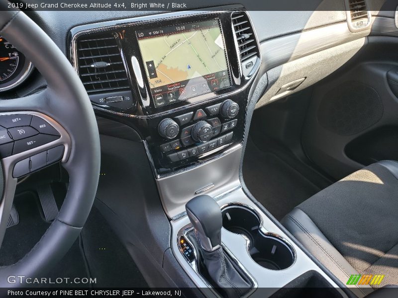 Bright White / Black 2019 Jeep Grand Cherokee Altitude 4x4