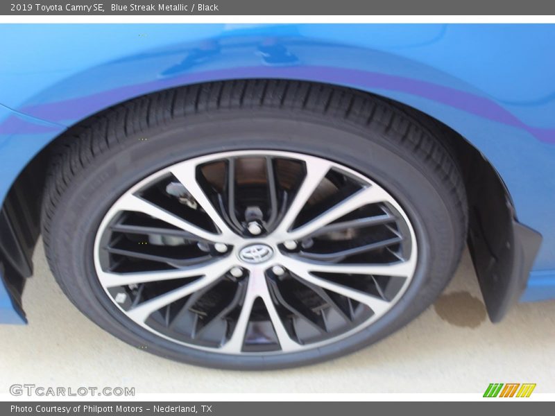 Blue Streak Metallic / Black 2019 Toyota Camry SE