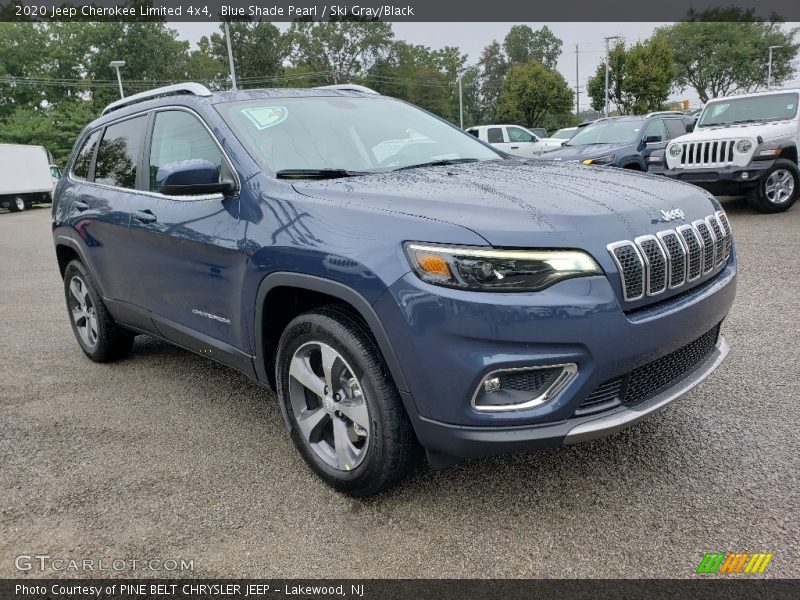 Front 3/4 View of 2020 Cherokee Limited 4x4