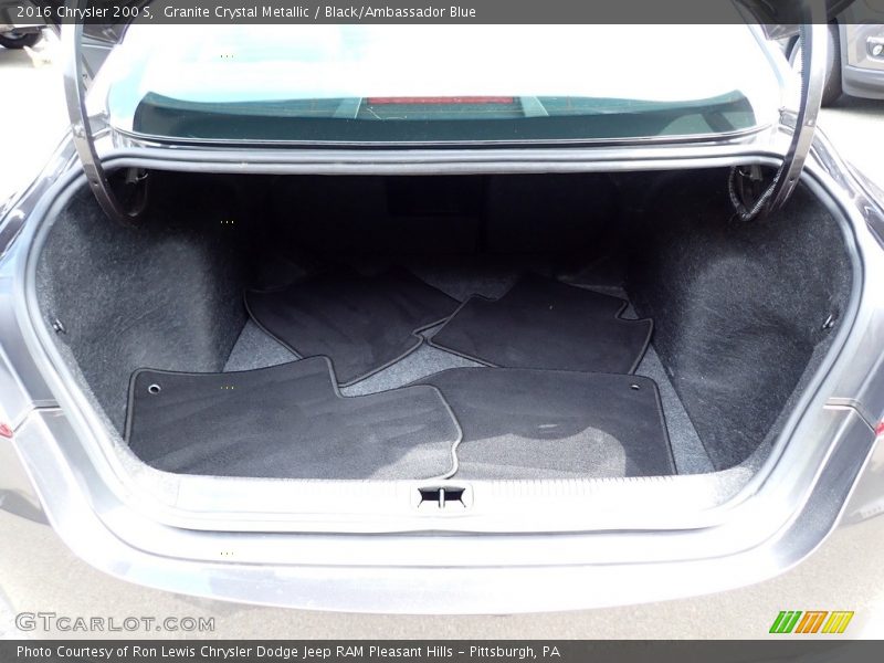 Granite Crystal Metallic / Black/Ambassador Blue 2016 Chrysler 200 S