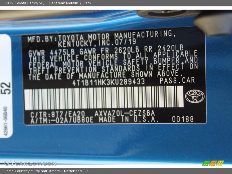 Blue Streak Metallic / Black 2019 Toyota Camry SE