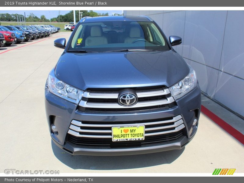 Shoreline Blue Pearl / Black 2019 Toyota Highlander XLE