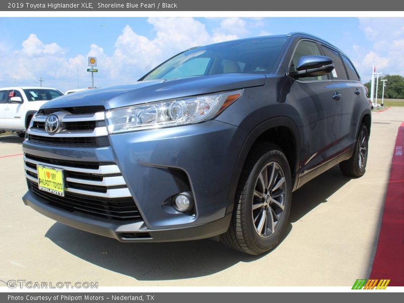 Shoreline Blue Pearl / Black 2019 Toyota Highlander XLE