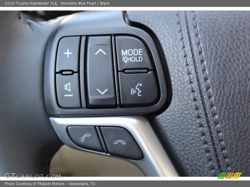Shoreline Blue Pearl / Black 2019 Toyota Highlander XLE