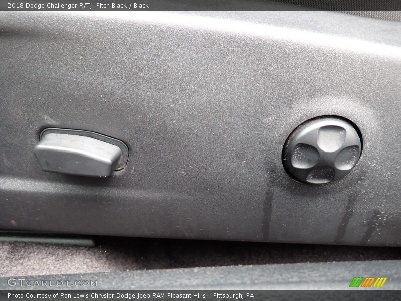 Pitch Black / Black 2018 Dodge Challenger R/T