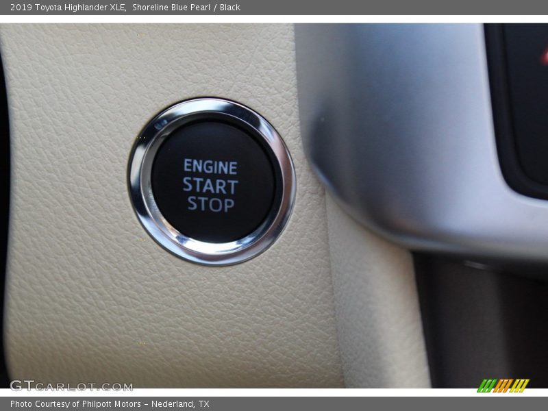 Shoreline Blue Pearl / Black 2019 Toyota Highlander XLE
