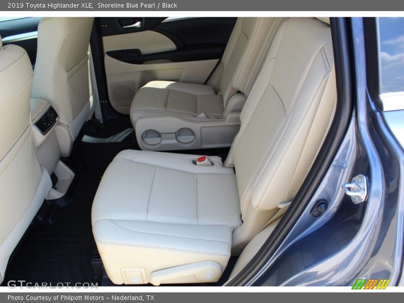Shoreline Blue Pearl / Black 2019 Toyota Highlander XLE
