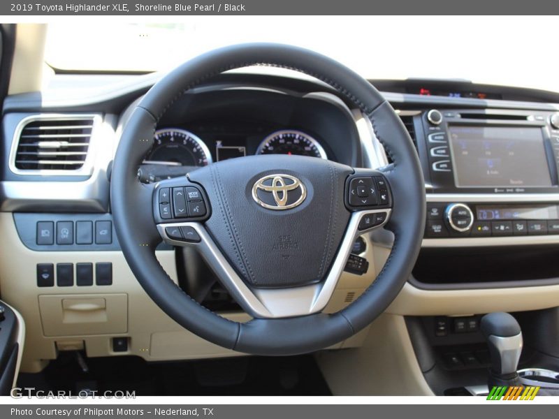 Shoreline Blue Pearl / Black 2019 Toyota Highlander XLE