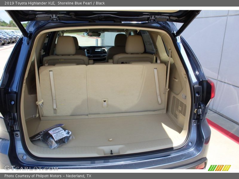 Shoreline Blue Pearl / Black 2019 Toyota Highlander XLE