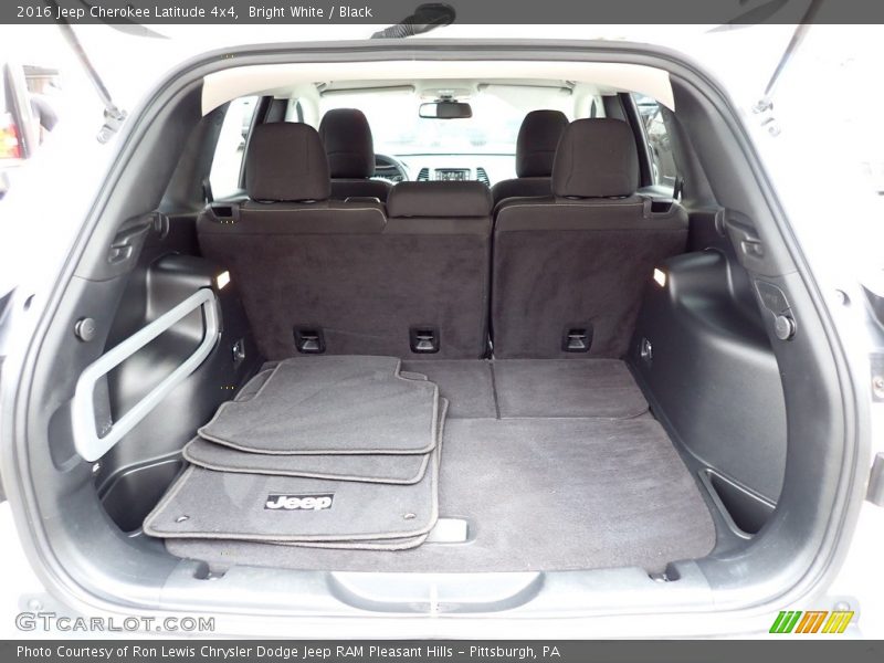 Bright White / Black 2016 Jeep Cherokee Latitude 4x4