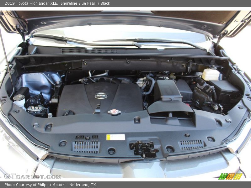 Shoreline Blue Pearl / Black 2019 Toyota Highlander XLE