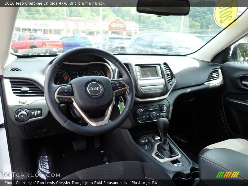 Bright White / Black 2016 Jeep Cherokee Latitude 4x4