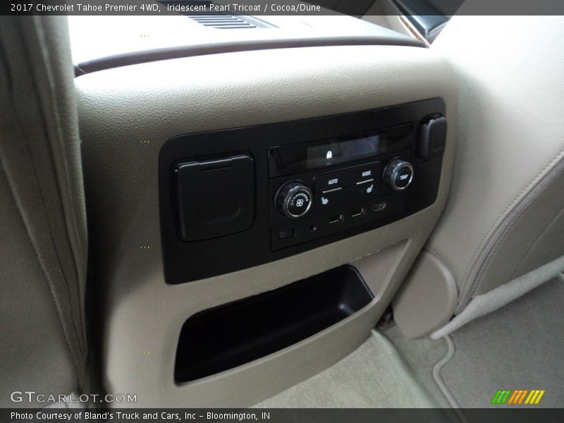 Iridescent Pearl Tricoat / Cocoa/Dune 2017 Chevrolet Tahoe Premier 4WD