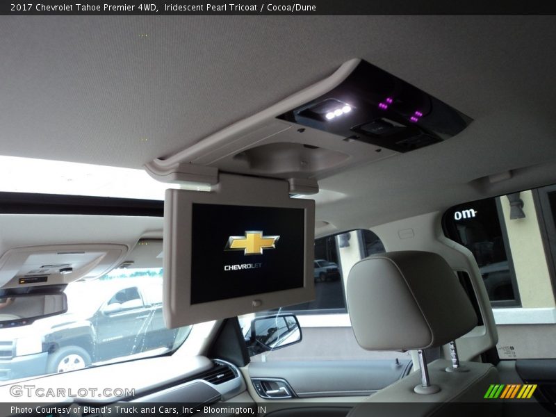 Iridescent Pearl Tricoat / Cocoa/Dune 2017 Chevrolet Tahoe Premier 4WD