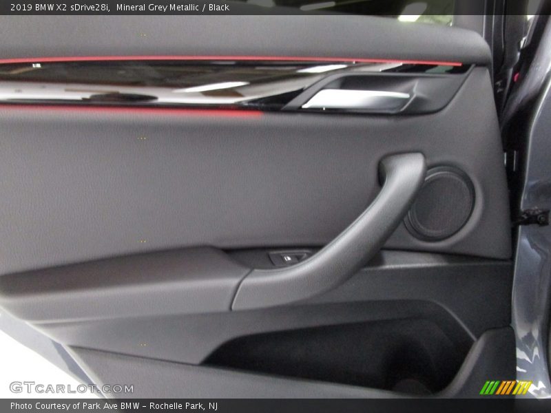 Mineral Grey Metallic / Black 2019 BMW X2 sDrive28i