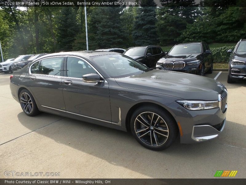 Front 3/4 View of 2020 7 Series 750i xDrive Sedan