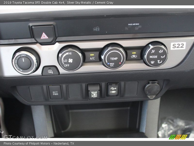 Silver Sky Metallic / Cement Gray 2019 Toyota Tacoma SR5 Double Cab 4x4
