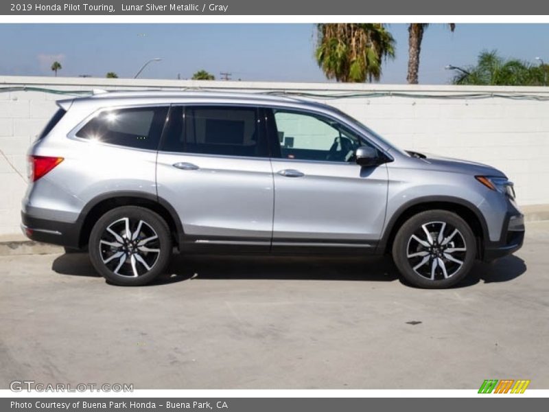 Lunar Silver Metallic / Gray 2019 Honda Pilot Touring