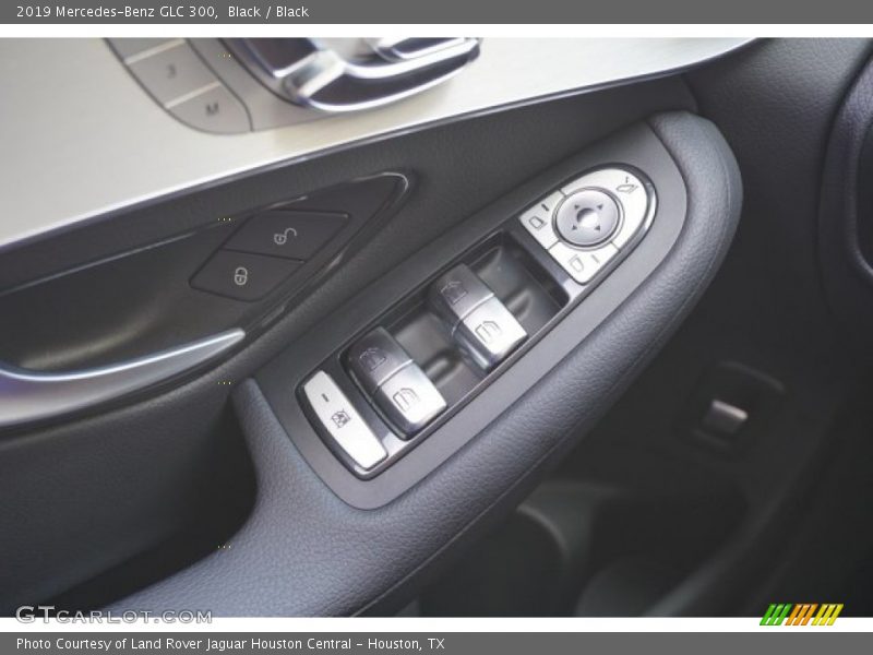 Black / Black 2019 Mercedes-Benz GLC 300