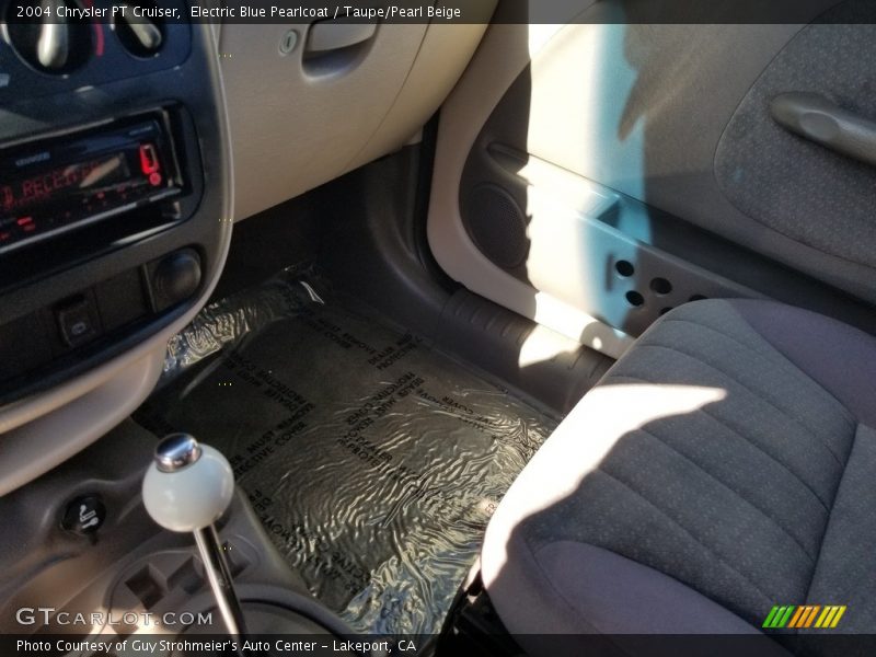 Electric Blue Pearlcoat / Taupe/Pearl Beige 2004 Chrysler PT Cruiser